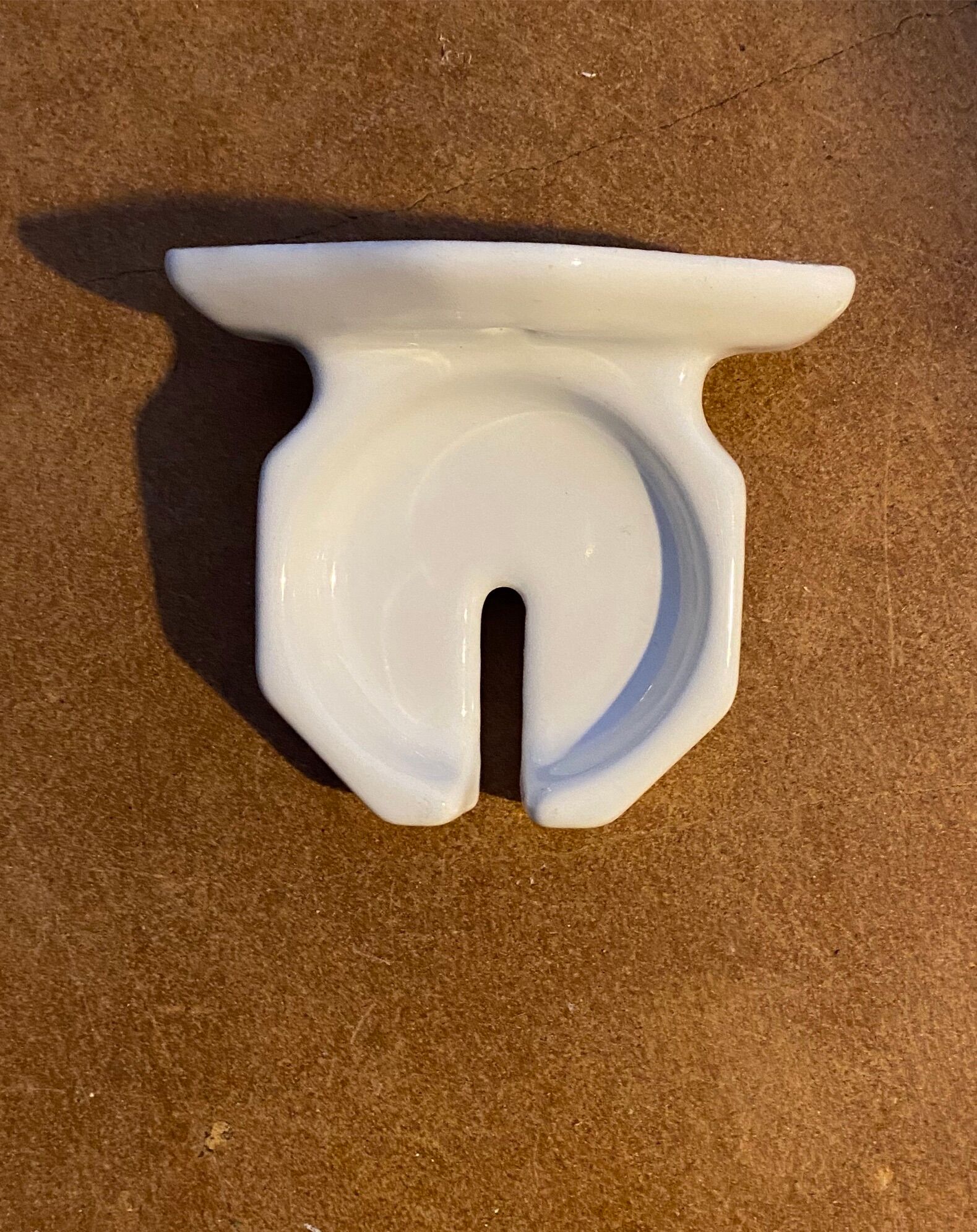 Vintage porcelain soap and patère door