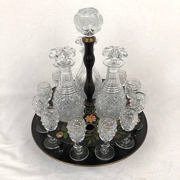 Liquor cabaret in 19th century painted sheet metal, carafes and glasses attributed to the Creusot crystal factory