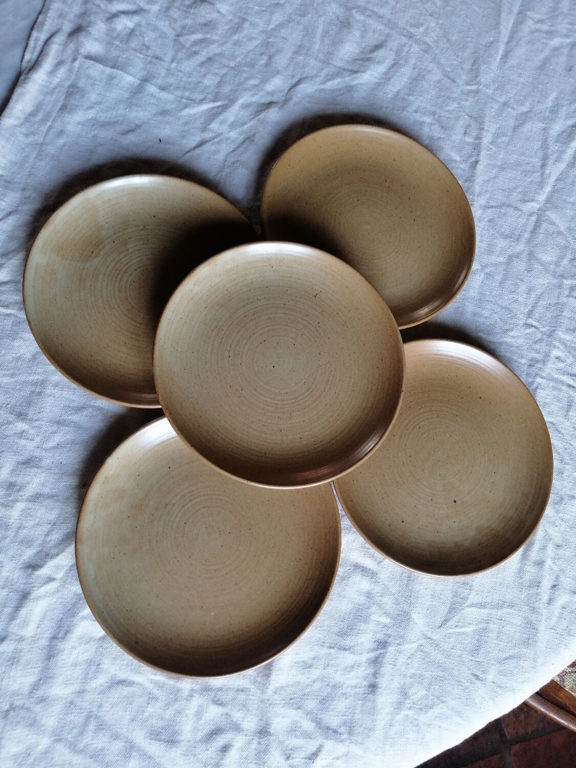 Stoneware plates