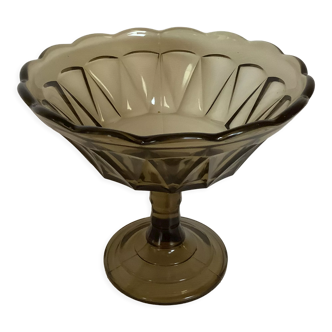 Ancienne coupe à pied en verre moulé fumé