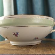 Salad bowl decorated with Poreylor flower