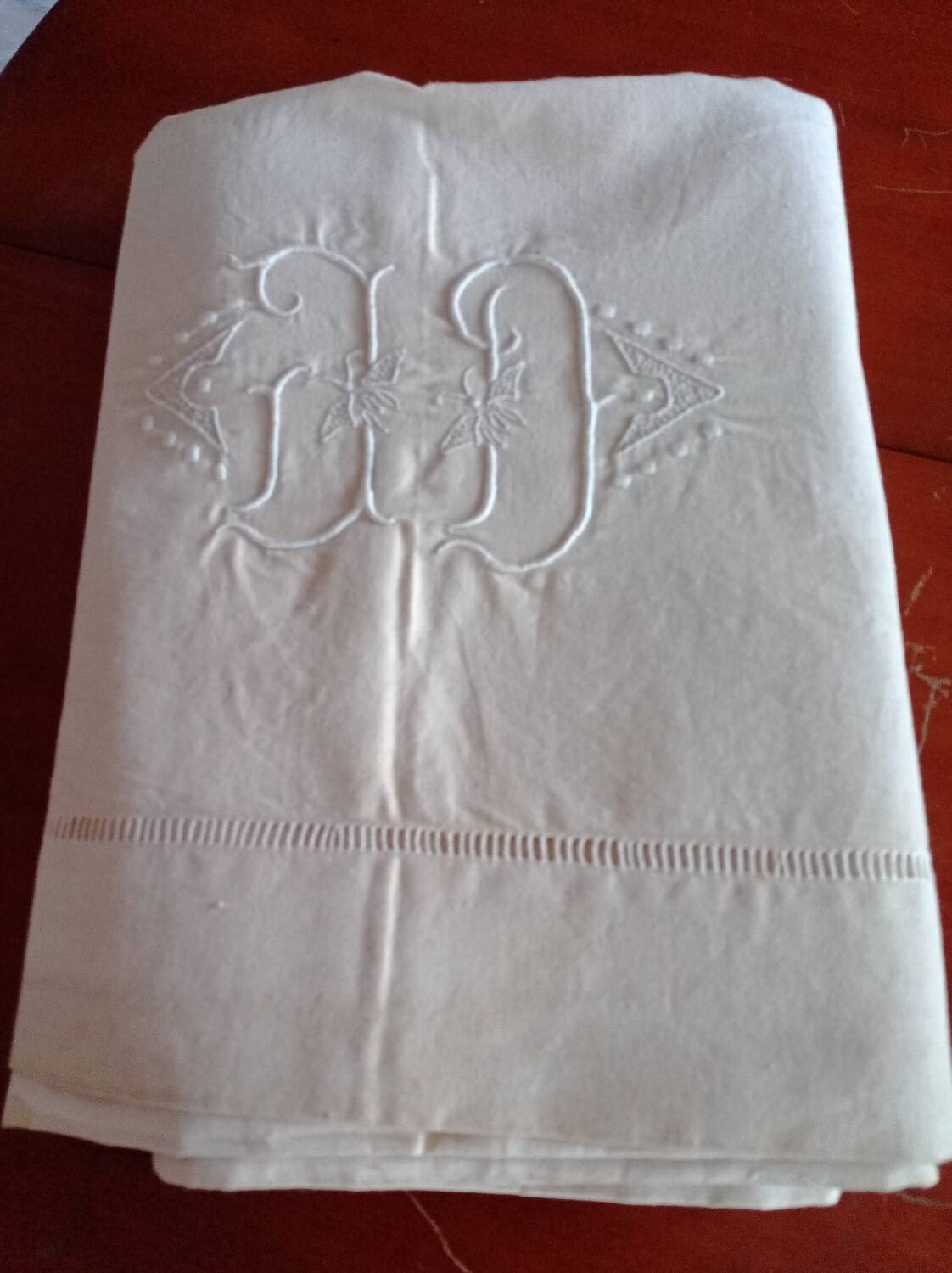 Embroidered cotton sheet 220*300
