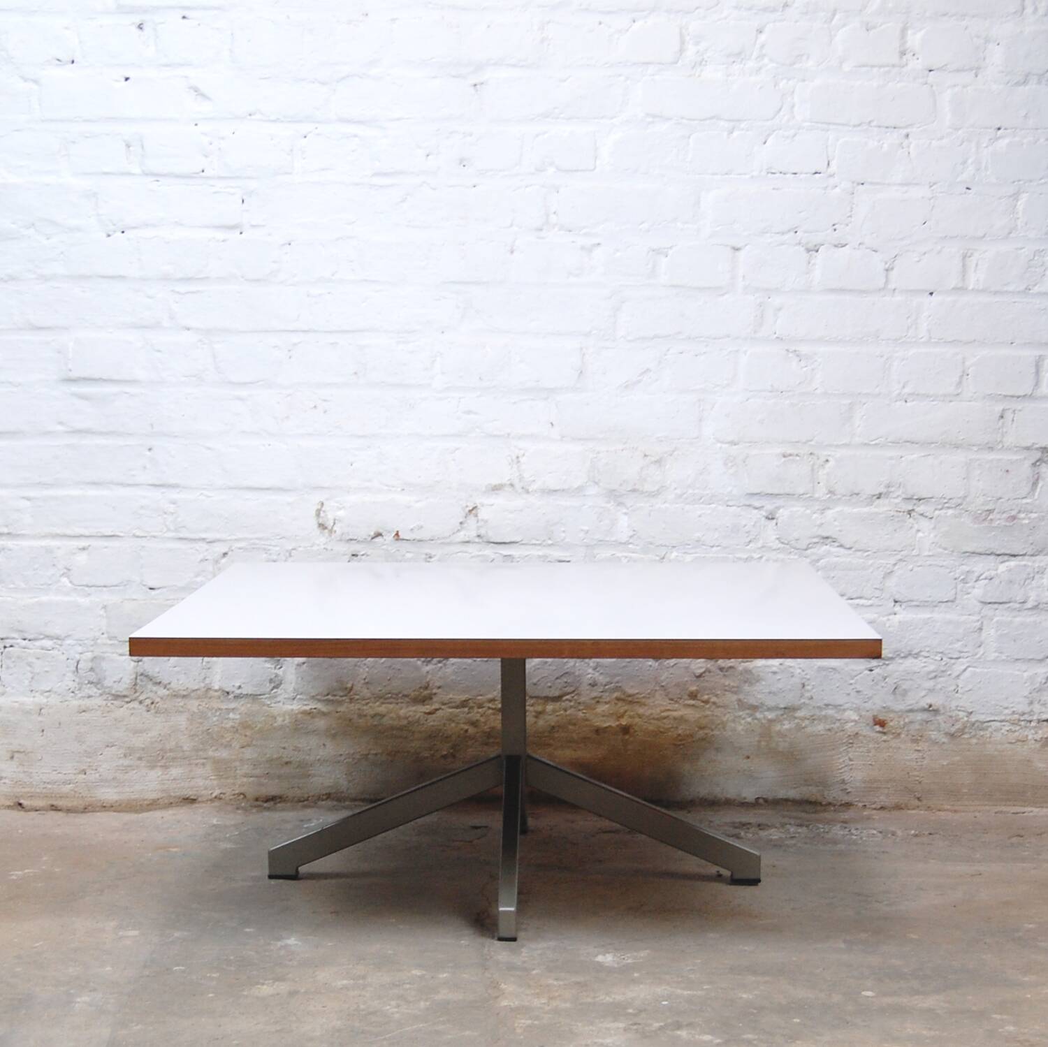 Table basse  "TM50" par Cornelis Zitman pour Pastoe 1964