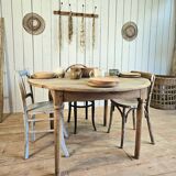 Round farmhouse table