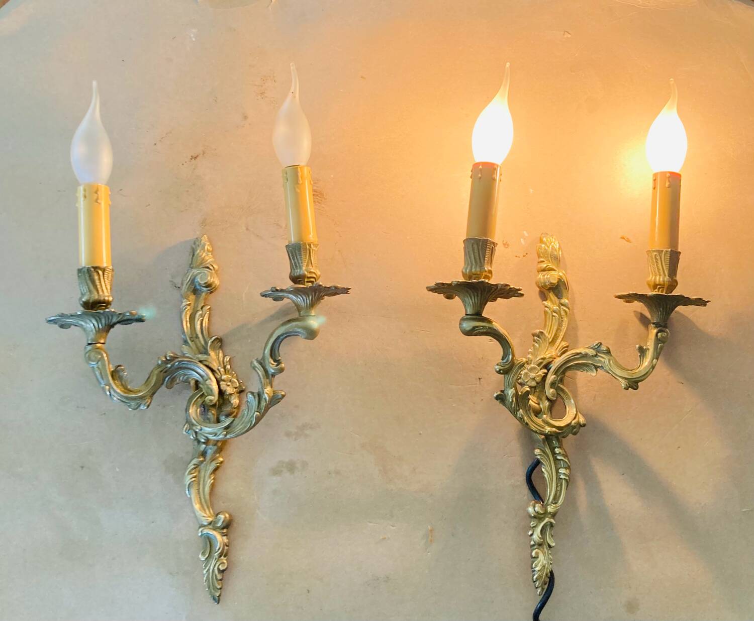 Louis XV style wall sconces in gilt bronze with undulating arms