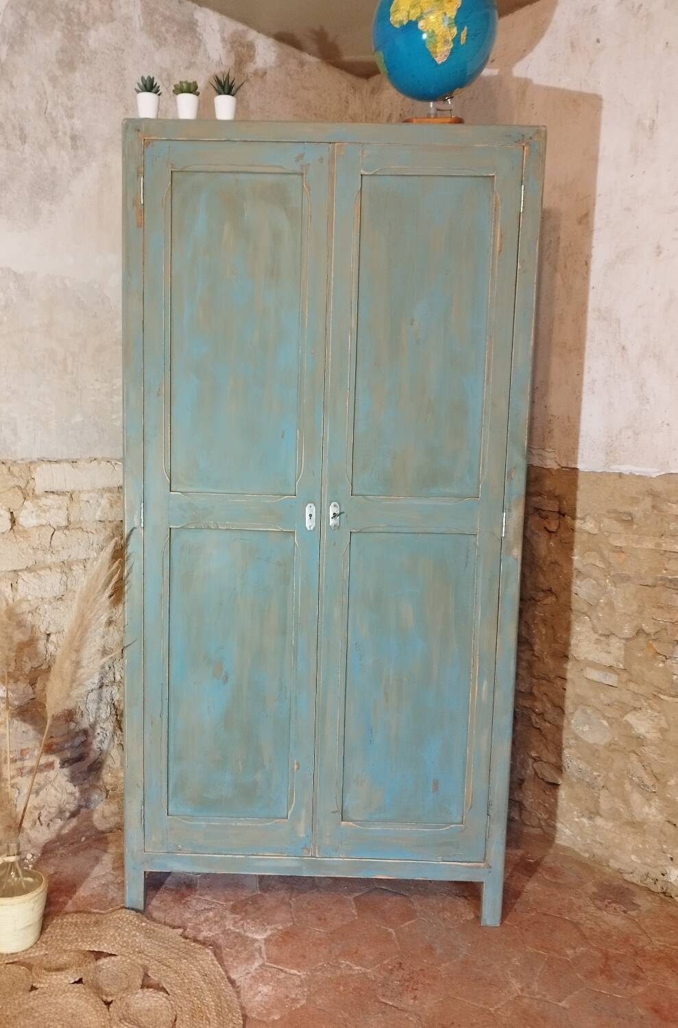 Armoire parisienne