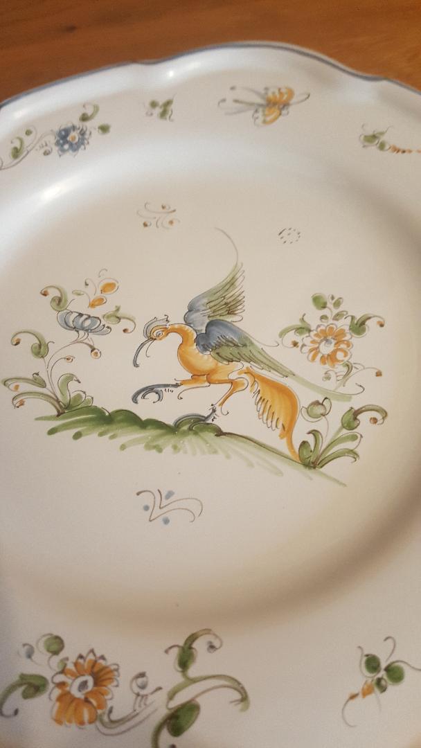 Moustiers earthenware plate from the Atelier des Fontaines
