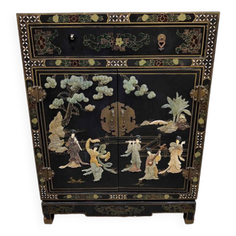 Decorative Chinese side cabinet chest of drawers 'Chinoiserie'