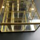 Vitrine dorée