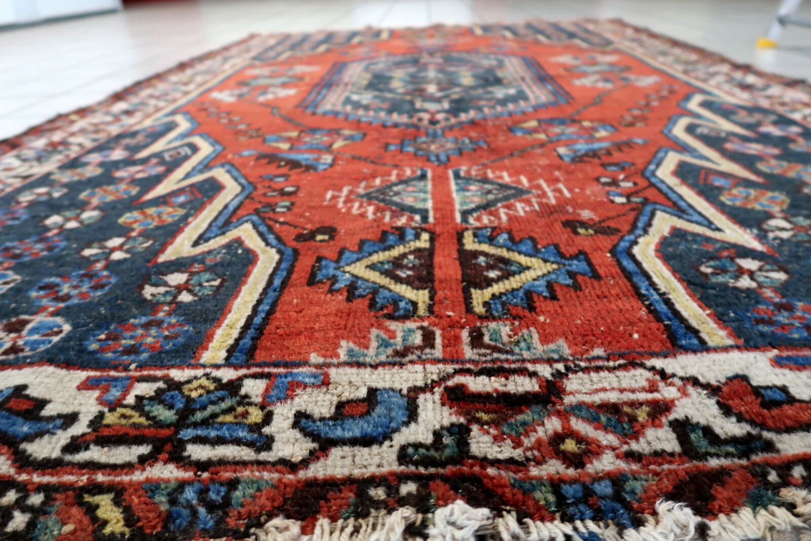 Antique 1920s Persian Hamadan rug, distressed tribal medallion, 128cm x 194cm
