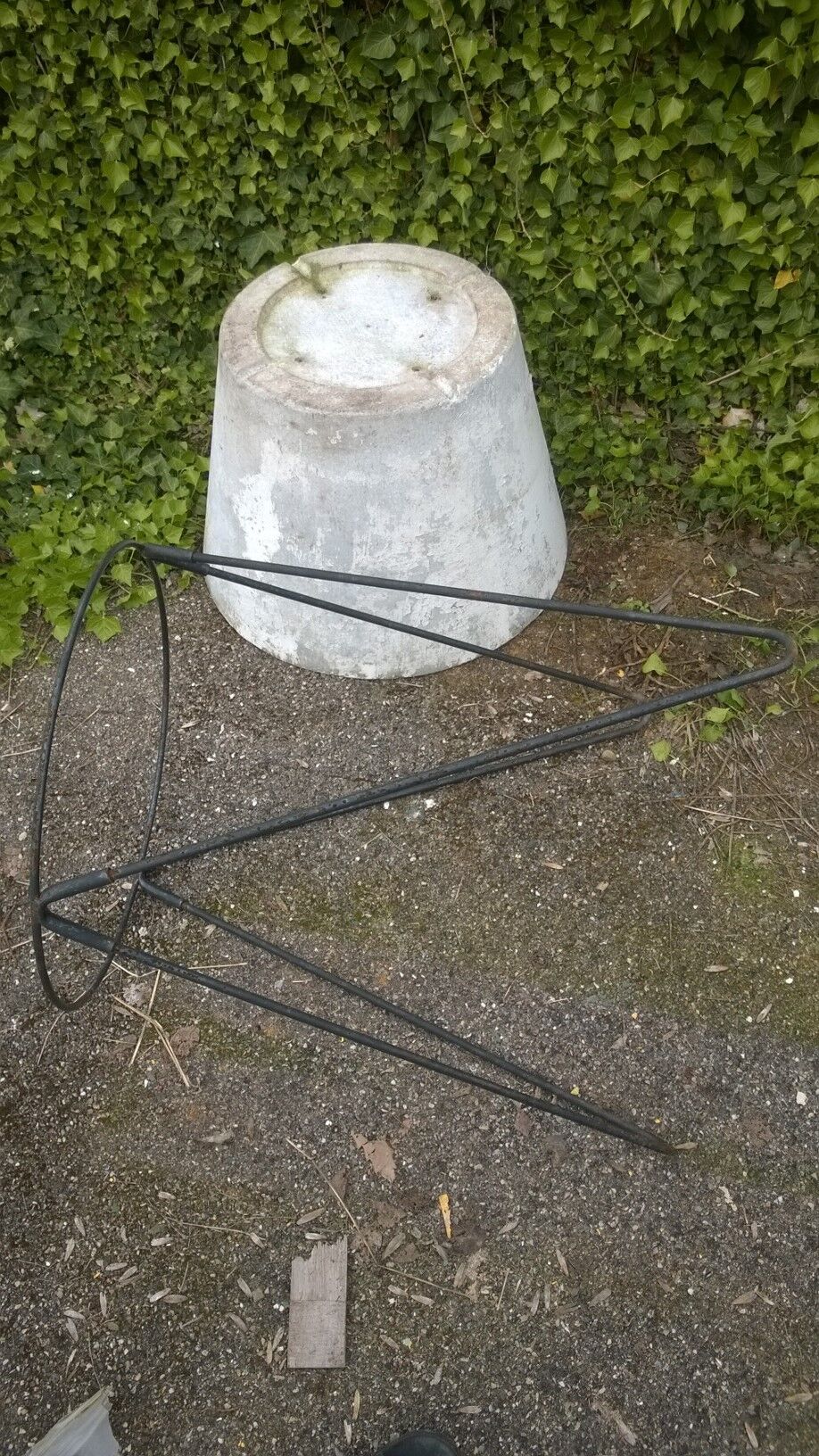 Conical gardener by Eternit 1950