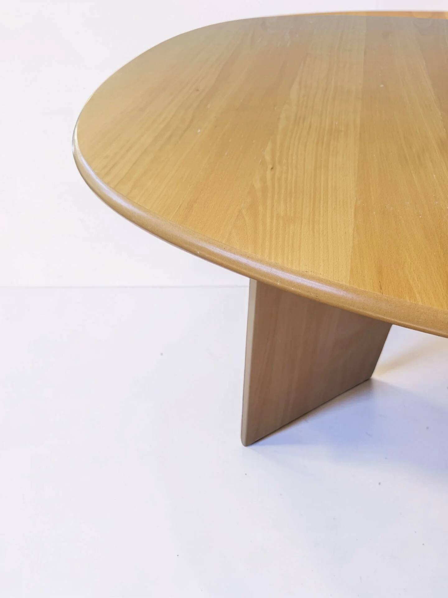 Table à manger danoise extensible en bois massif clair avec pieds en V