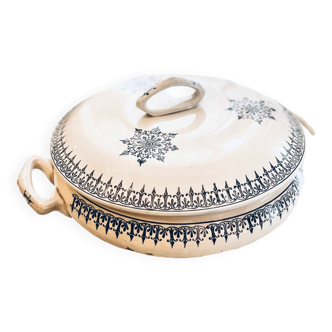 Old Saint Amand ceramic vegetable soup tureen