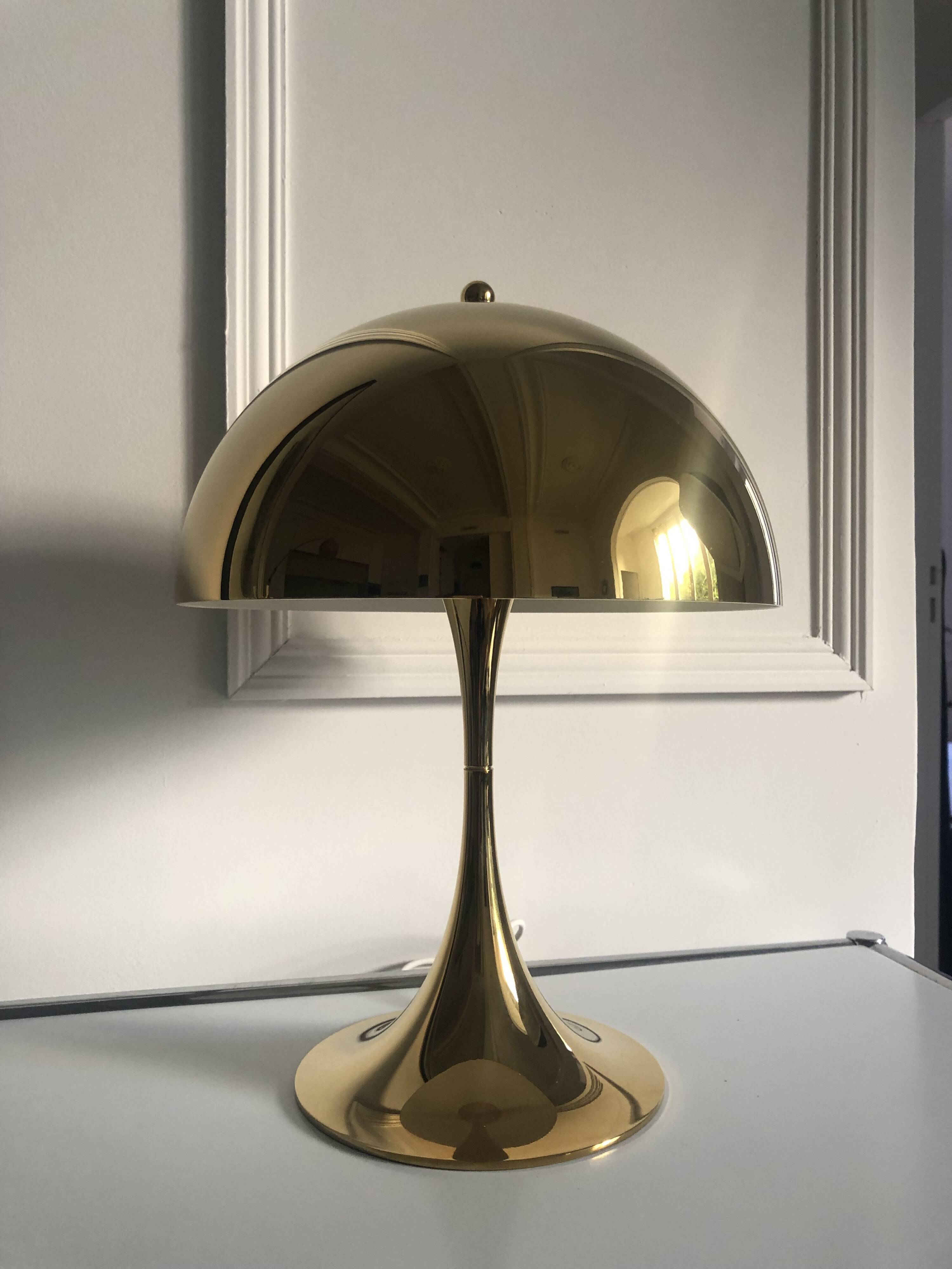 Louis Poulsen table lamp, MINI by Verner Panton