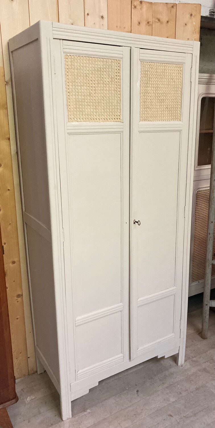 Armoire parisienne