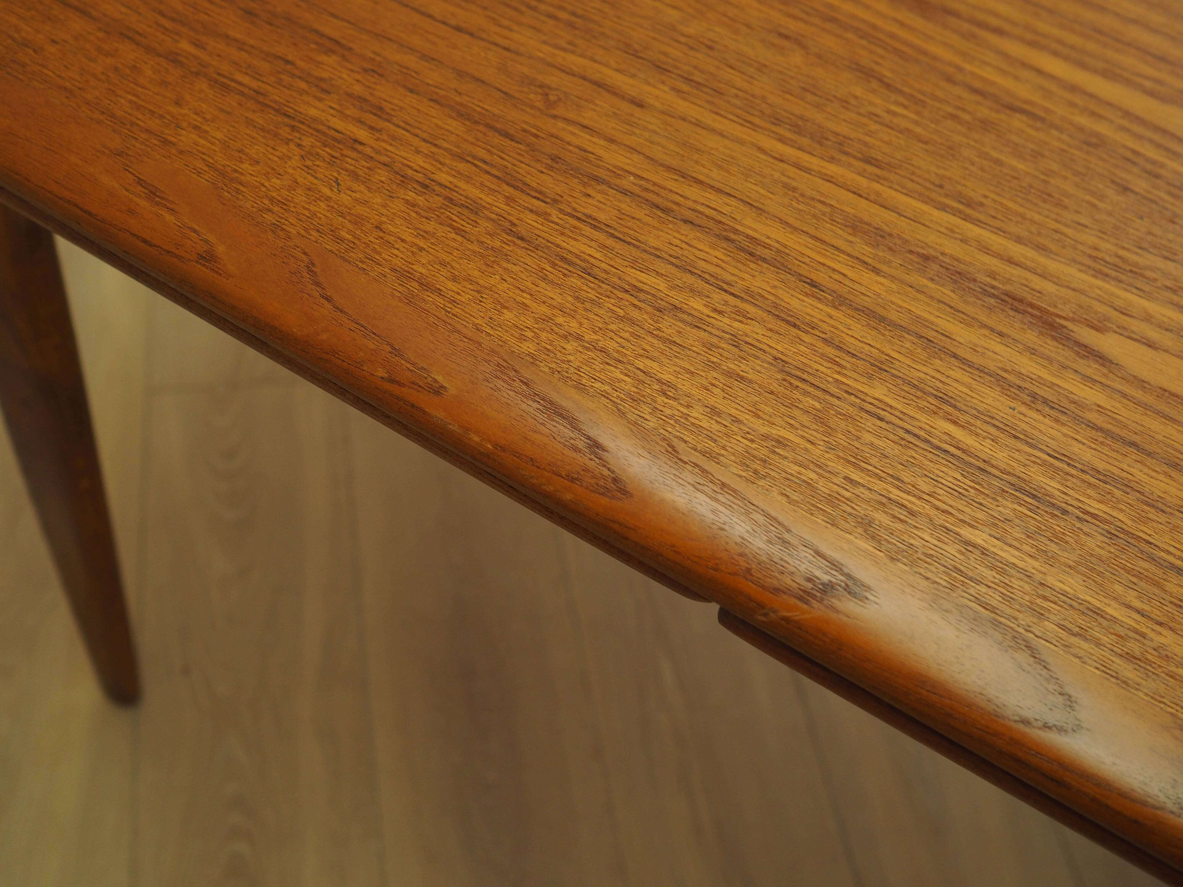 Table en teck, design danois, années 1970, fabriquée au Danemark