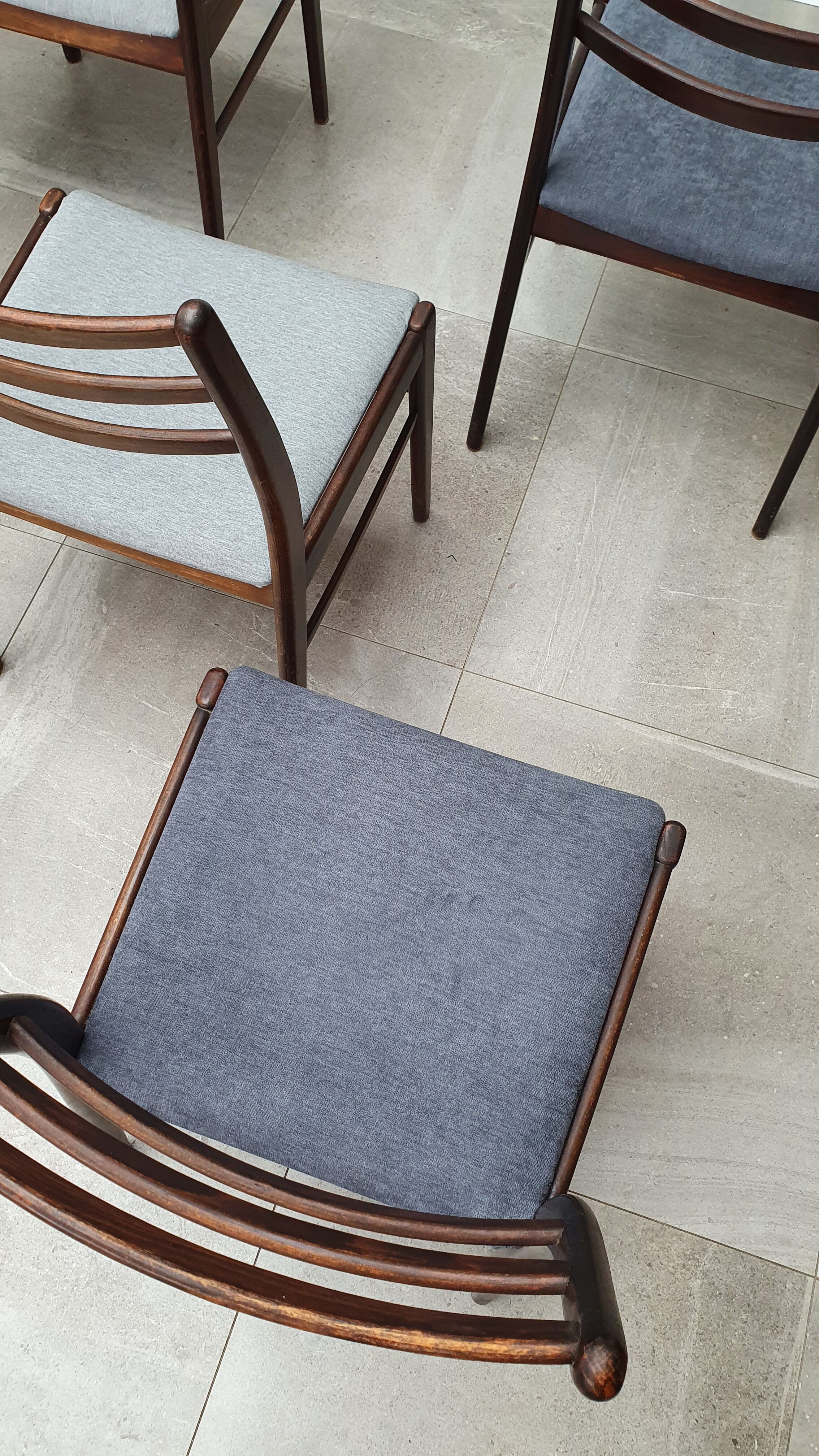 Set of 4 Scandinavian chairs in Rio rosewood