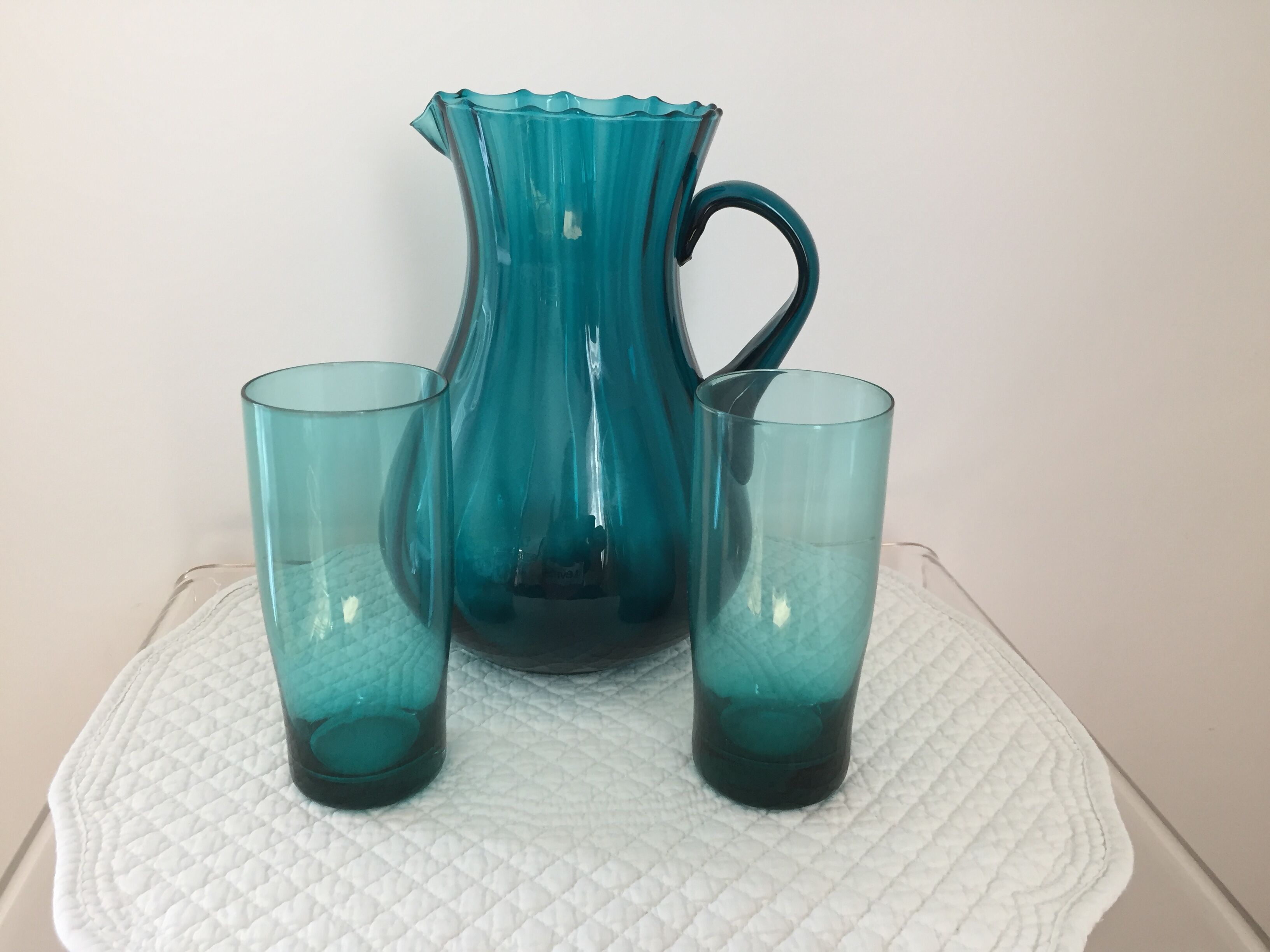 Orangeade  serving pitcher and 6 glasses 60