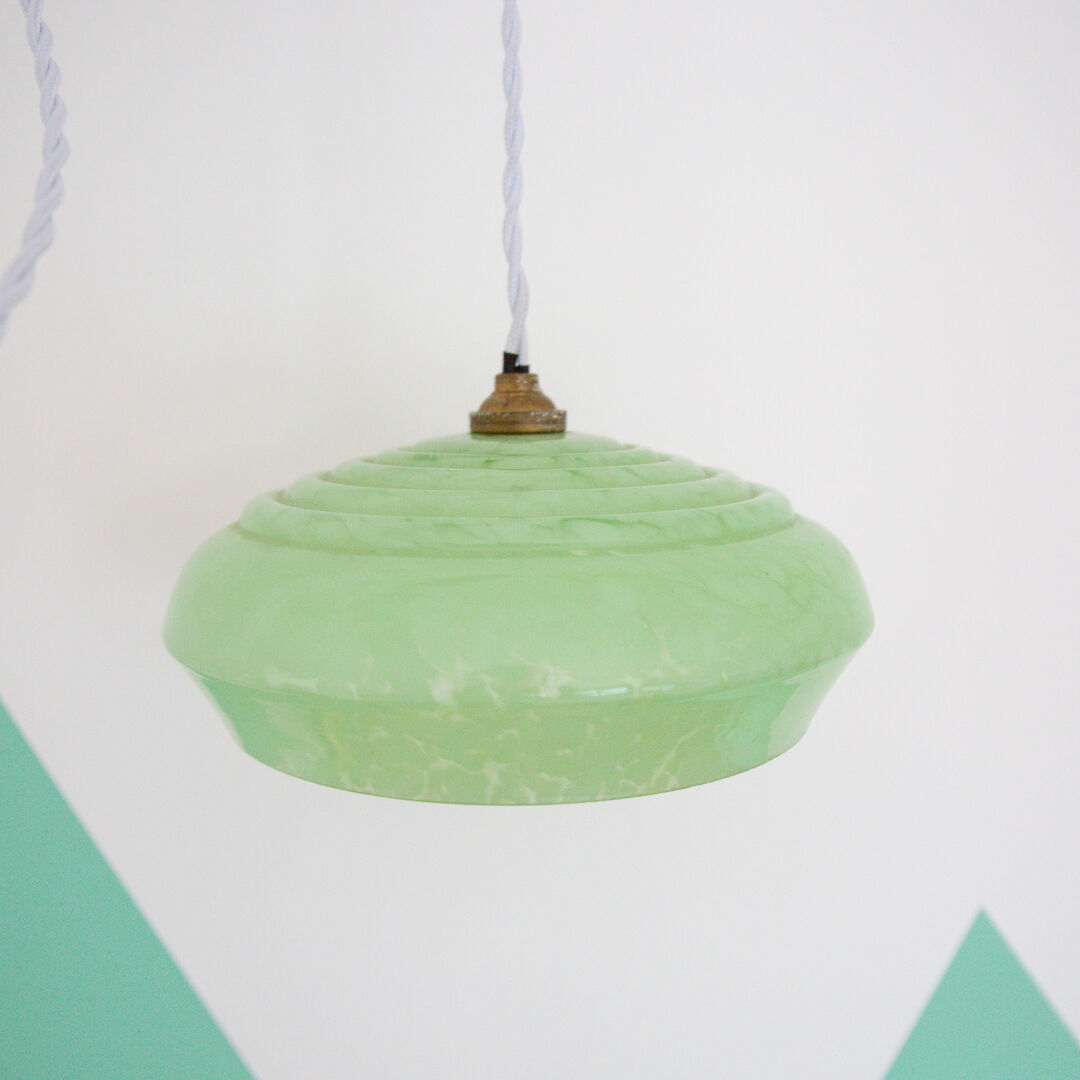 Green clichy glass suspension