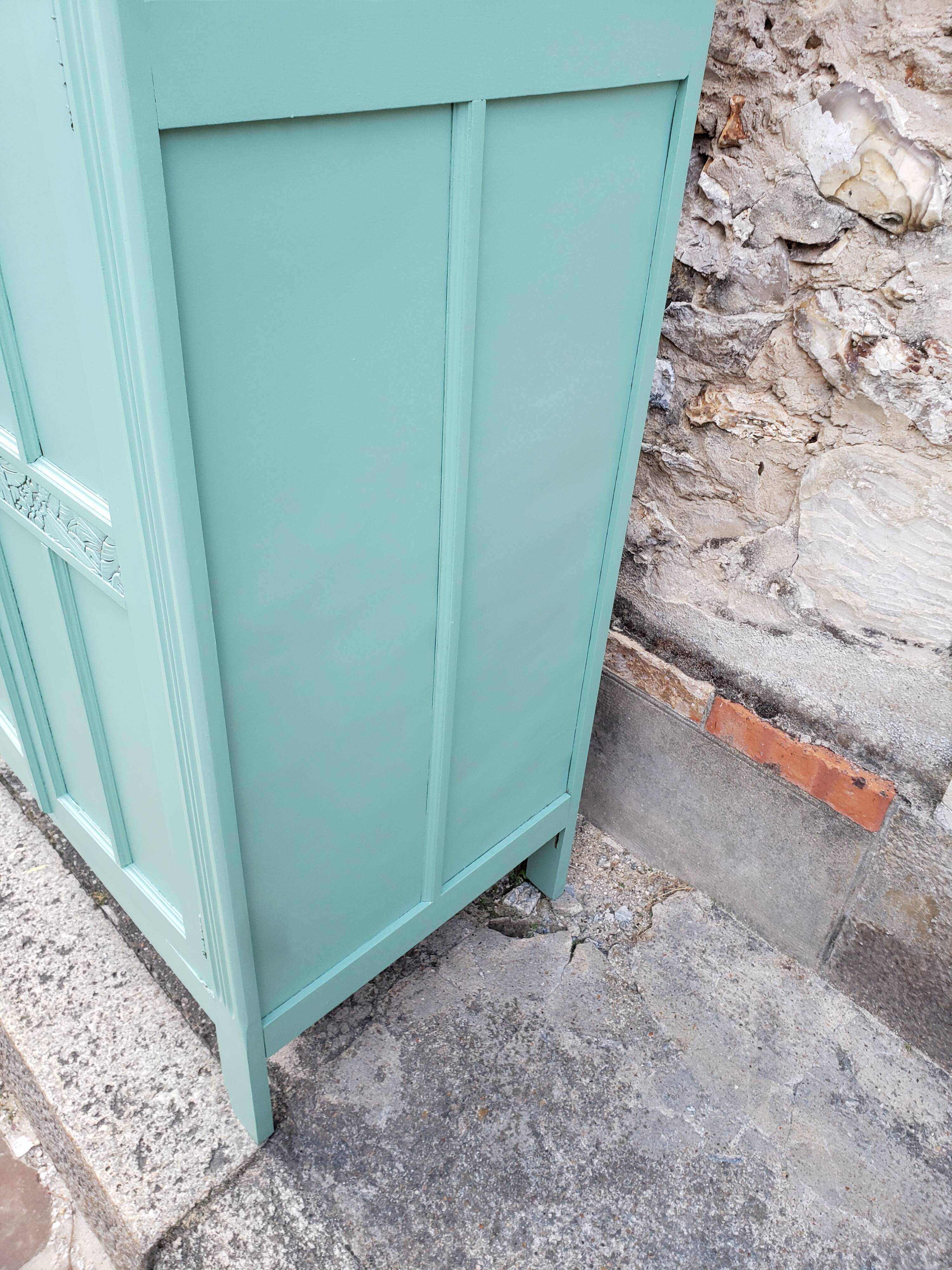 Parisian cabinet green deco art