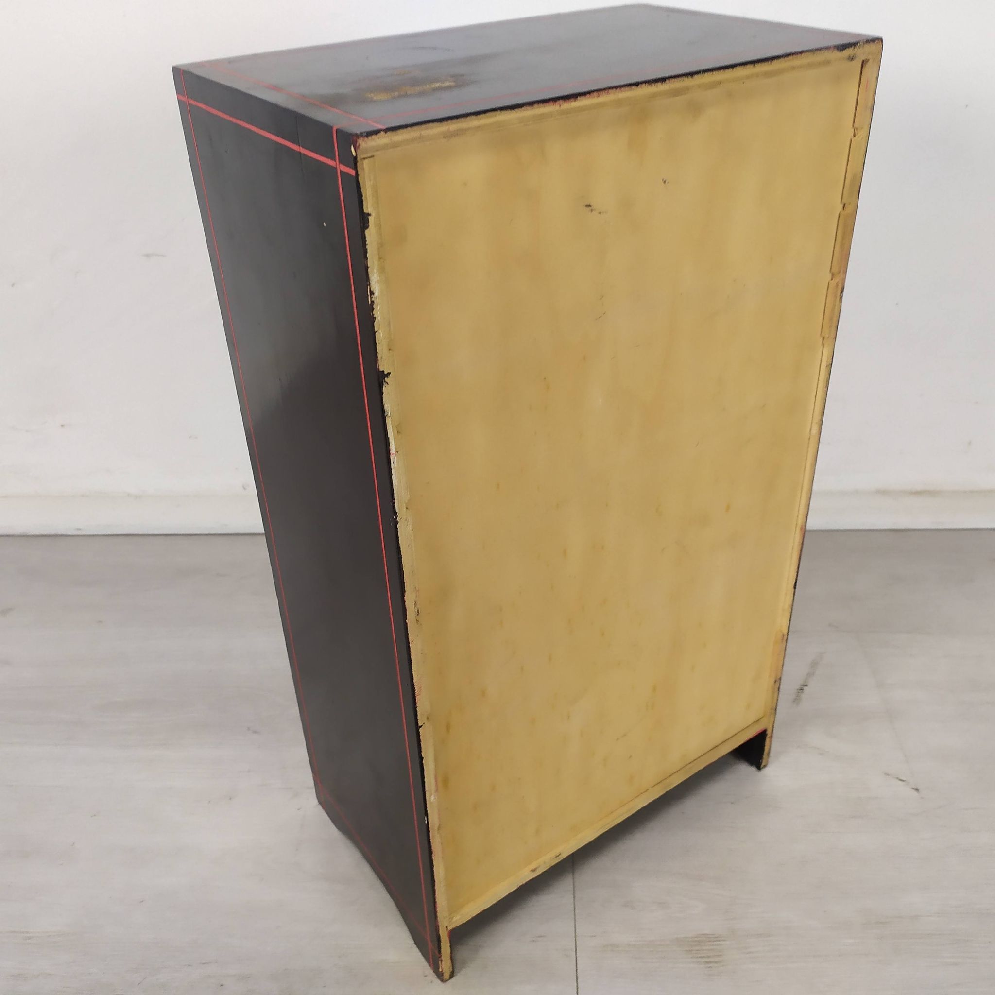 Trade furniture with drawers