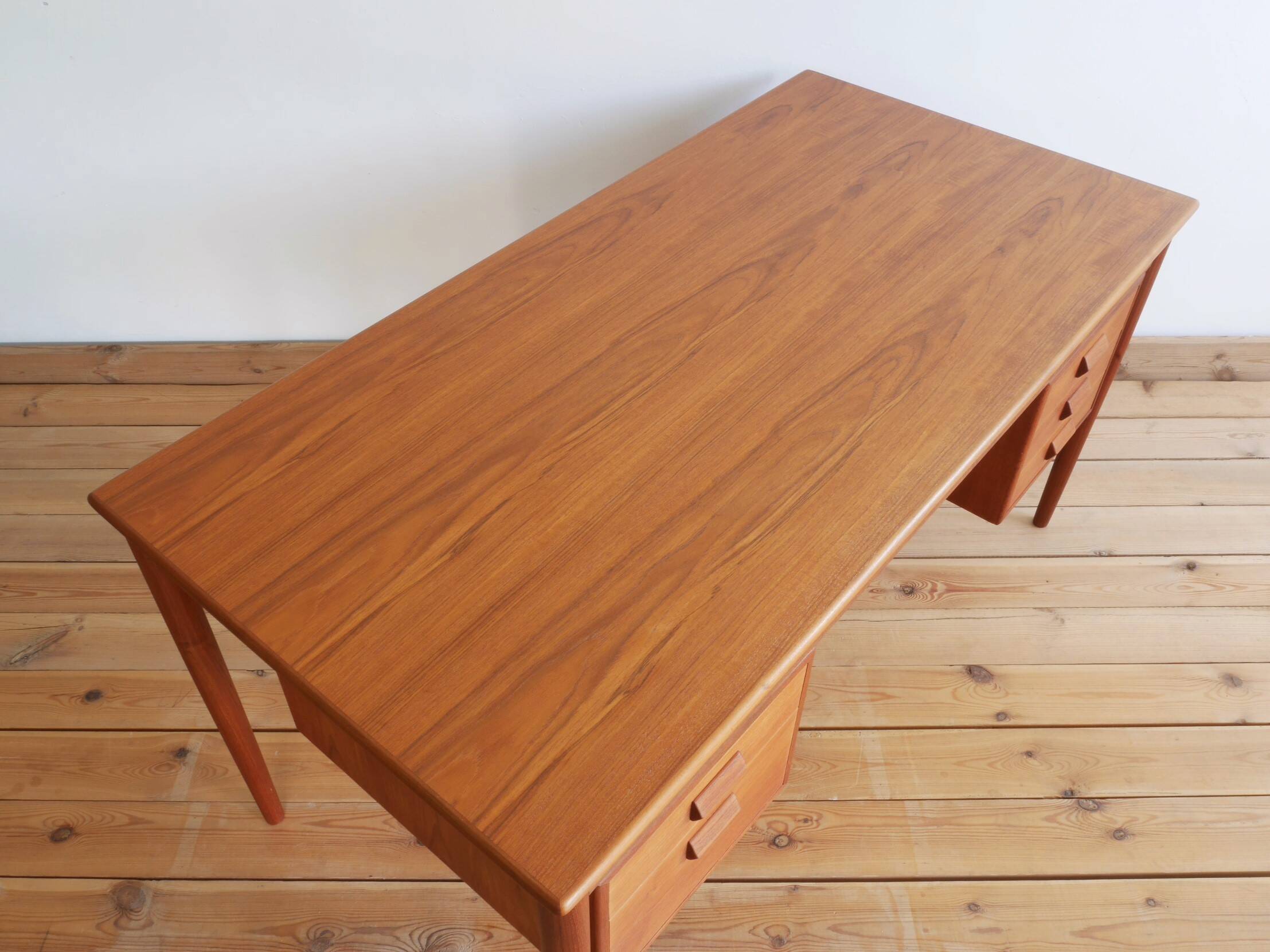 Danish Teak Desk by Børge Mogensen for Søborg Møbelfabrik, 1950s