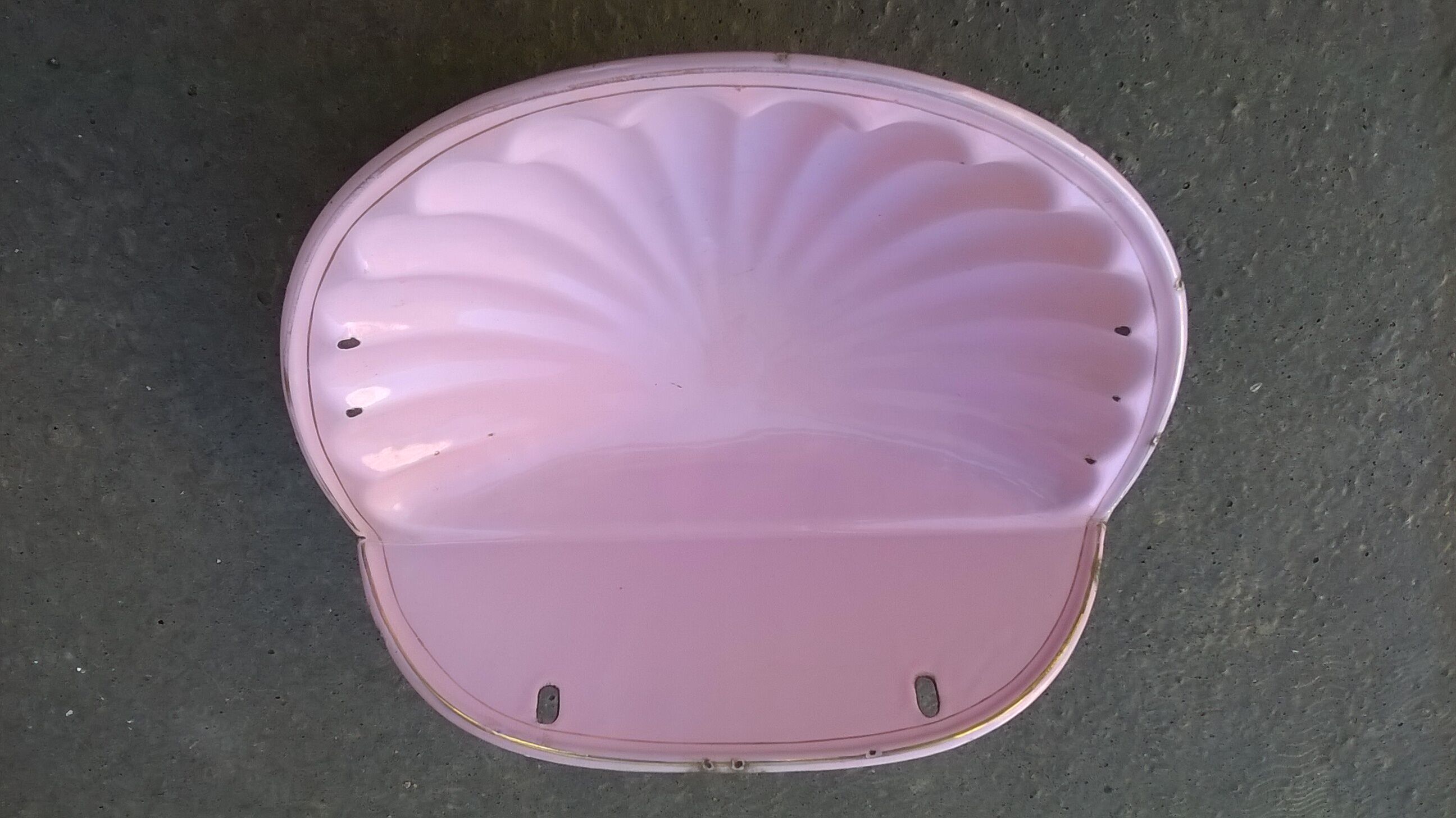 Toilet furniture 1900