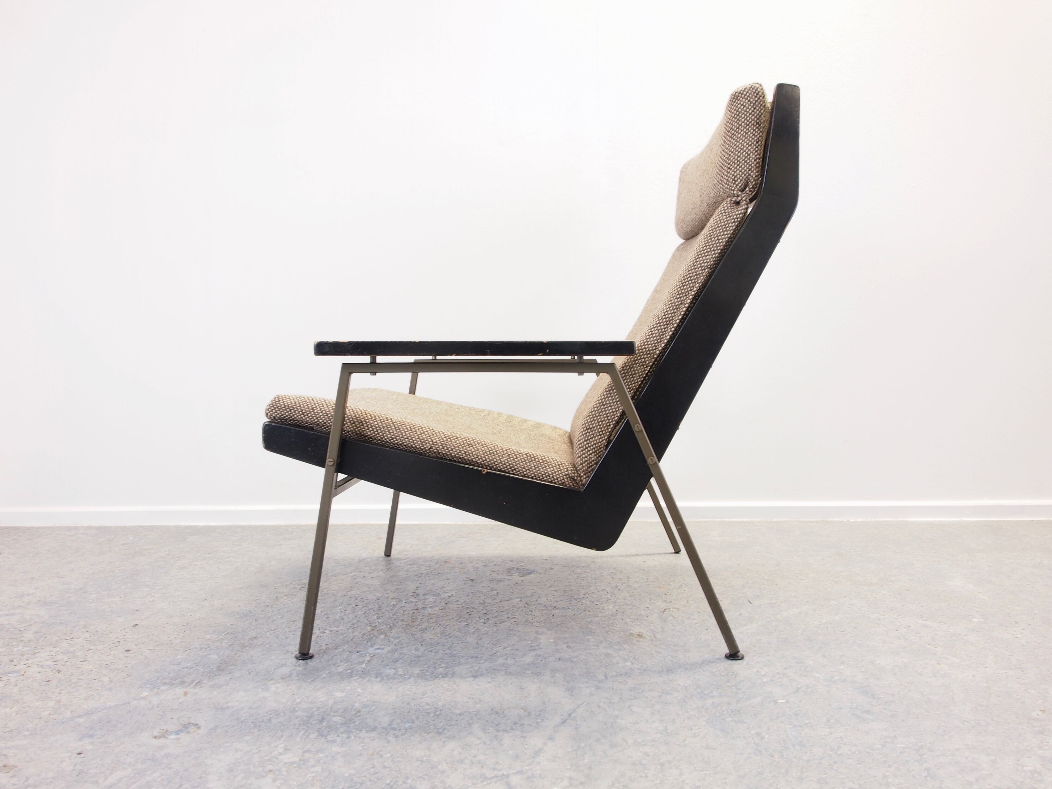Mid century dutch lounge chair "lotus" by Rob Parry for Gelderland