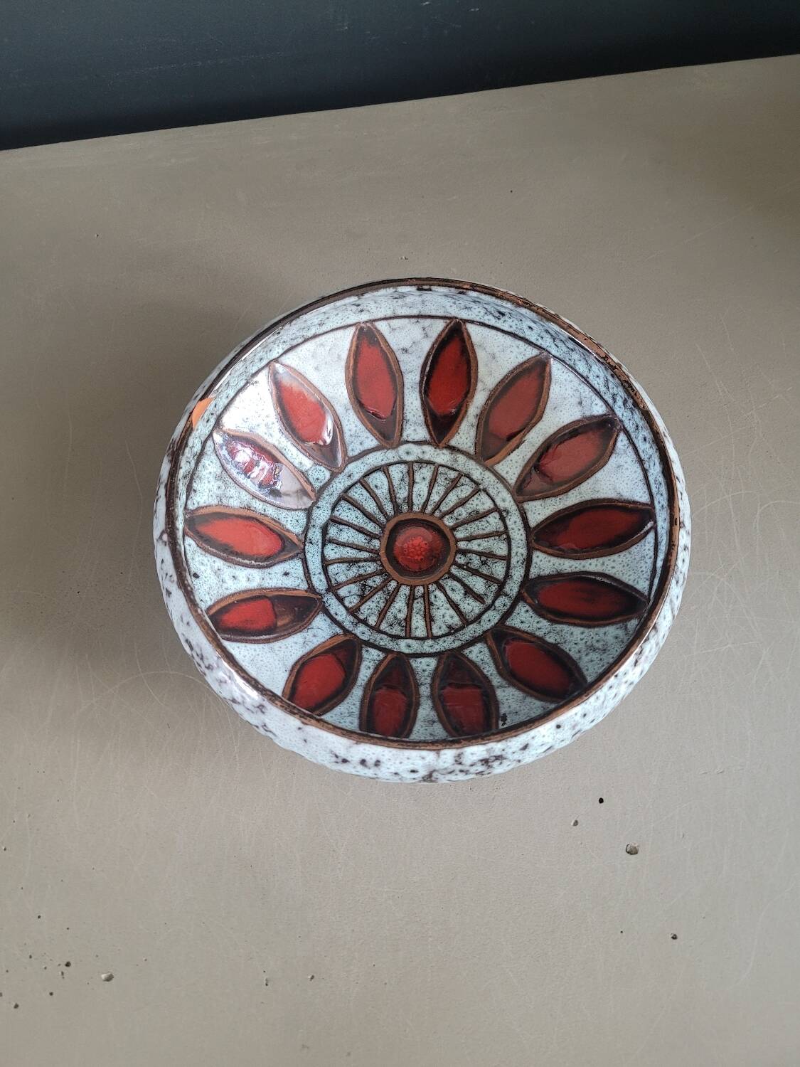 Glazed ceramic bowl signed Hôpital Cantonal Genève 1969