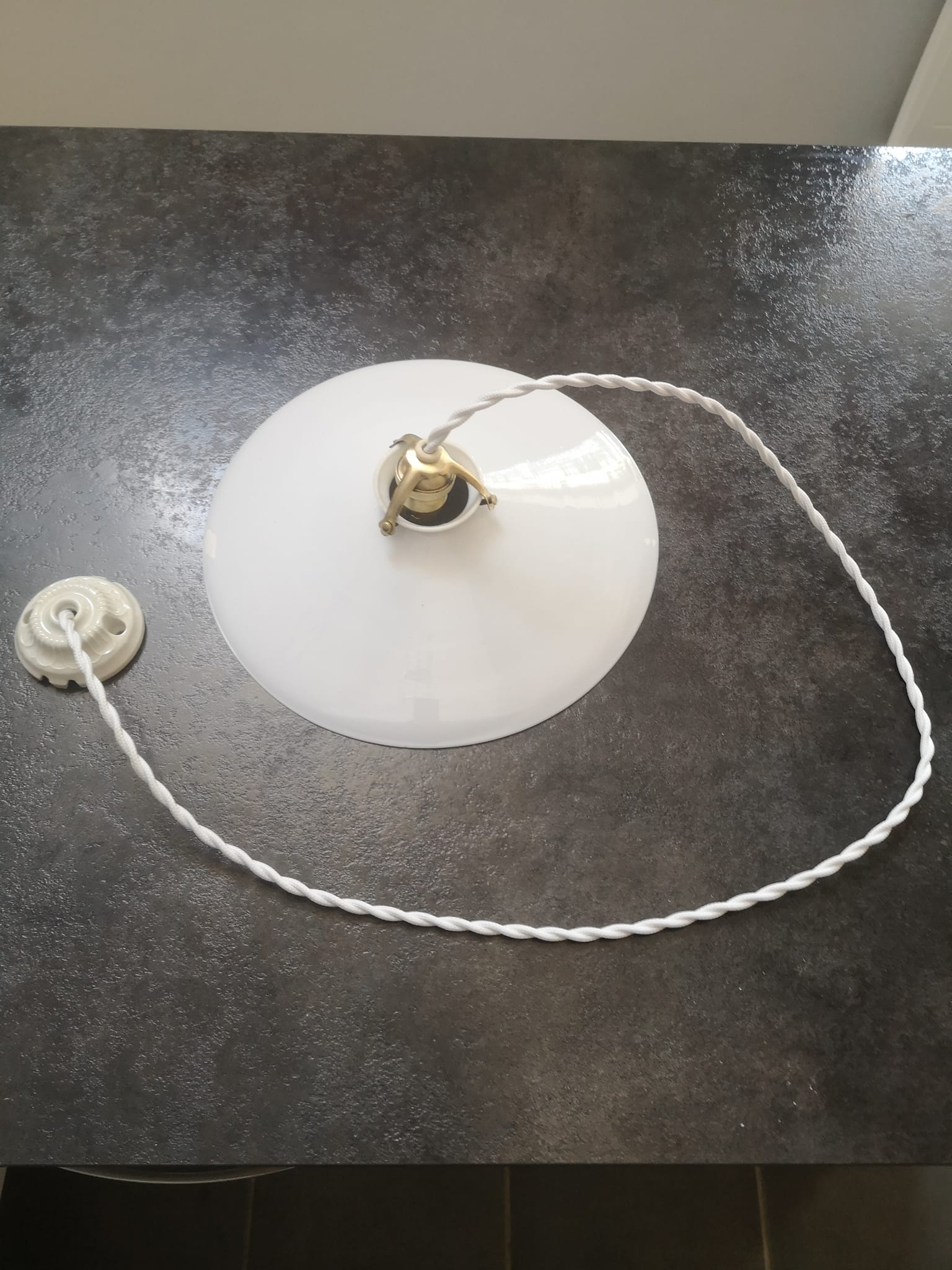 Suspension en opaline art déco 1930