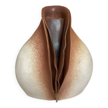 Vase signed by the ceramist Georges Deliège
