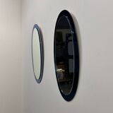 Rare paire de miroirs ovales bleus italiens, attribués à Cristal Arte, années 1970