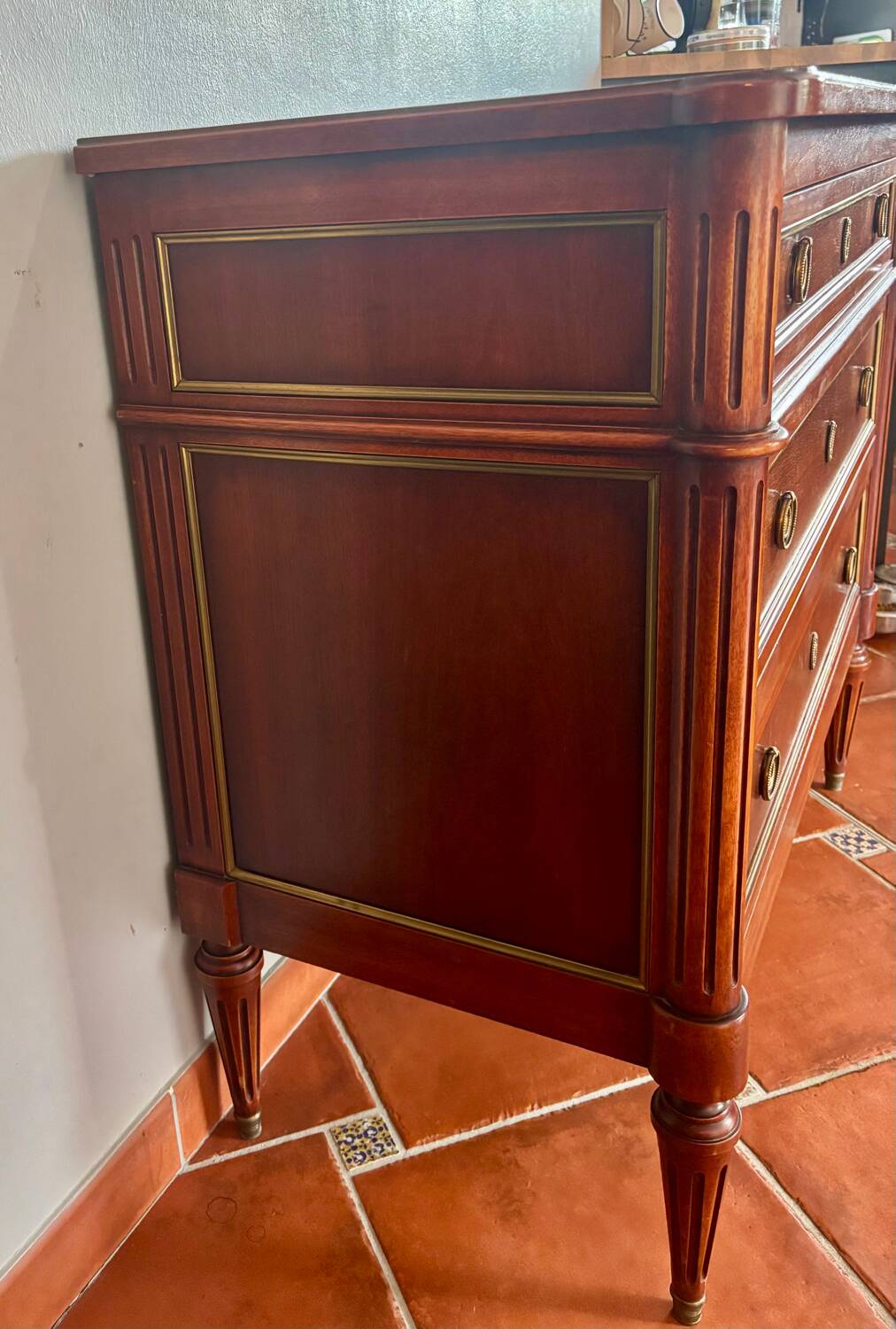 Commode de style Louis XVI