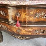 Commode sauteuse en bois de rose plateau en marbre rose