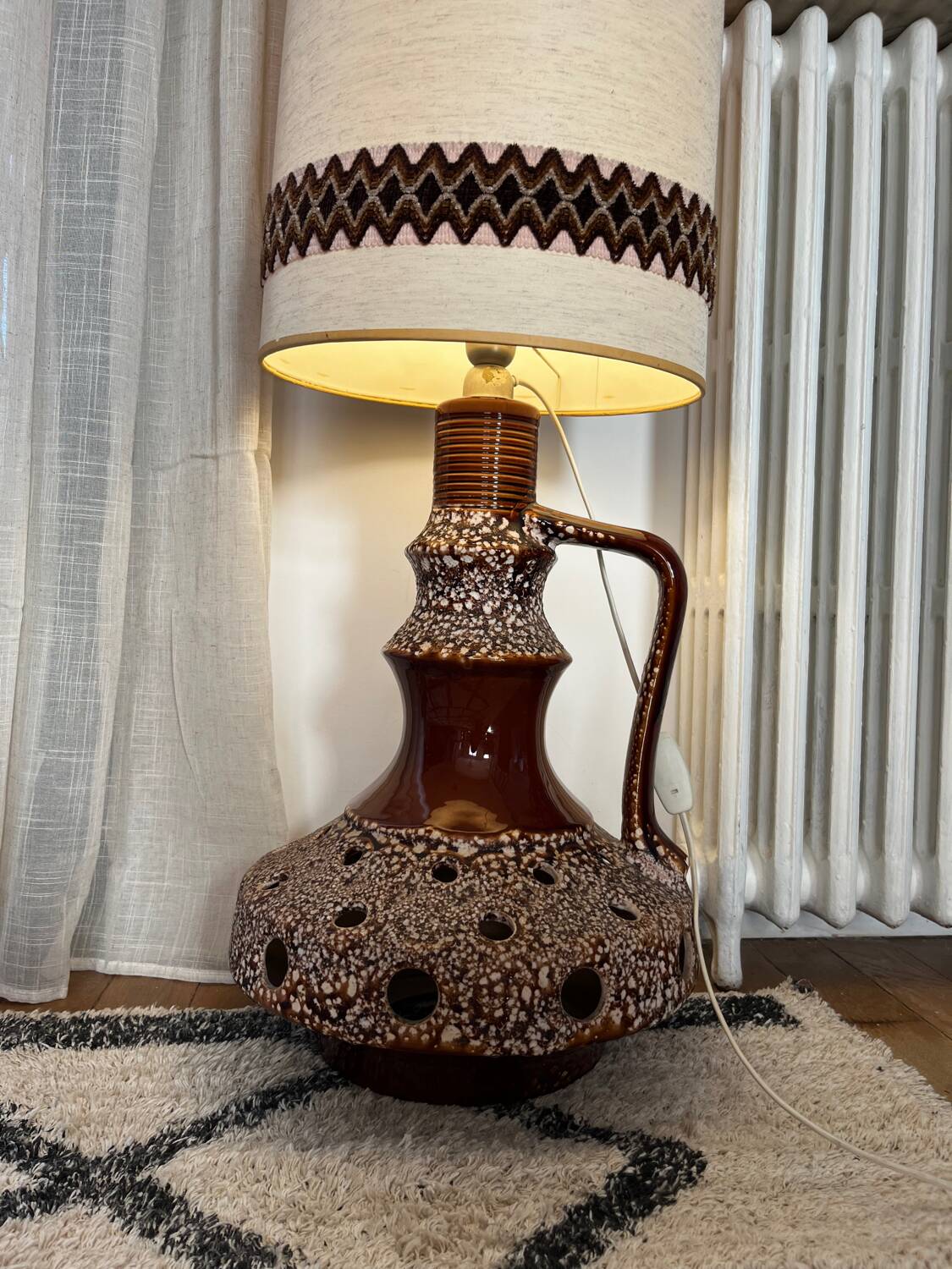 Vintage openwork ceramic lamp - 60s-70s - Fat Lava / Space style