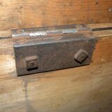 Beautiful cabinetmaker's trunk in wood and metal from the 1900s. With 3 storage compartments