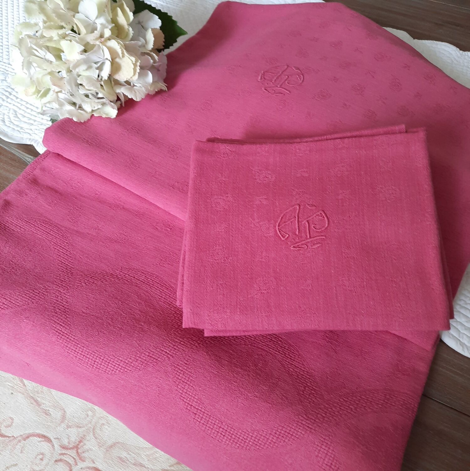 Lot de nappe ancienne et 6 serviettes brodés SE - 140x125cm