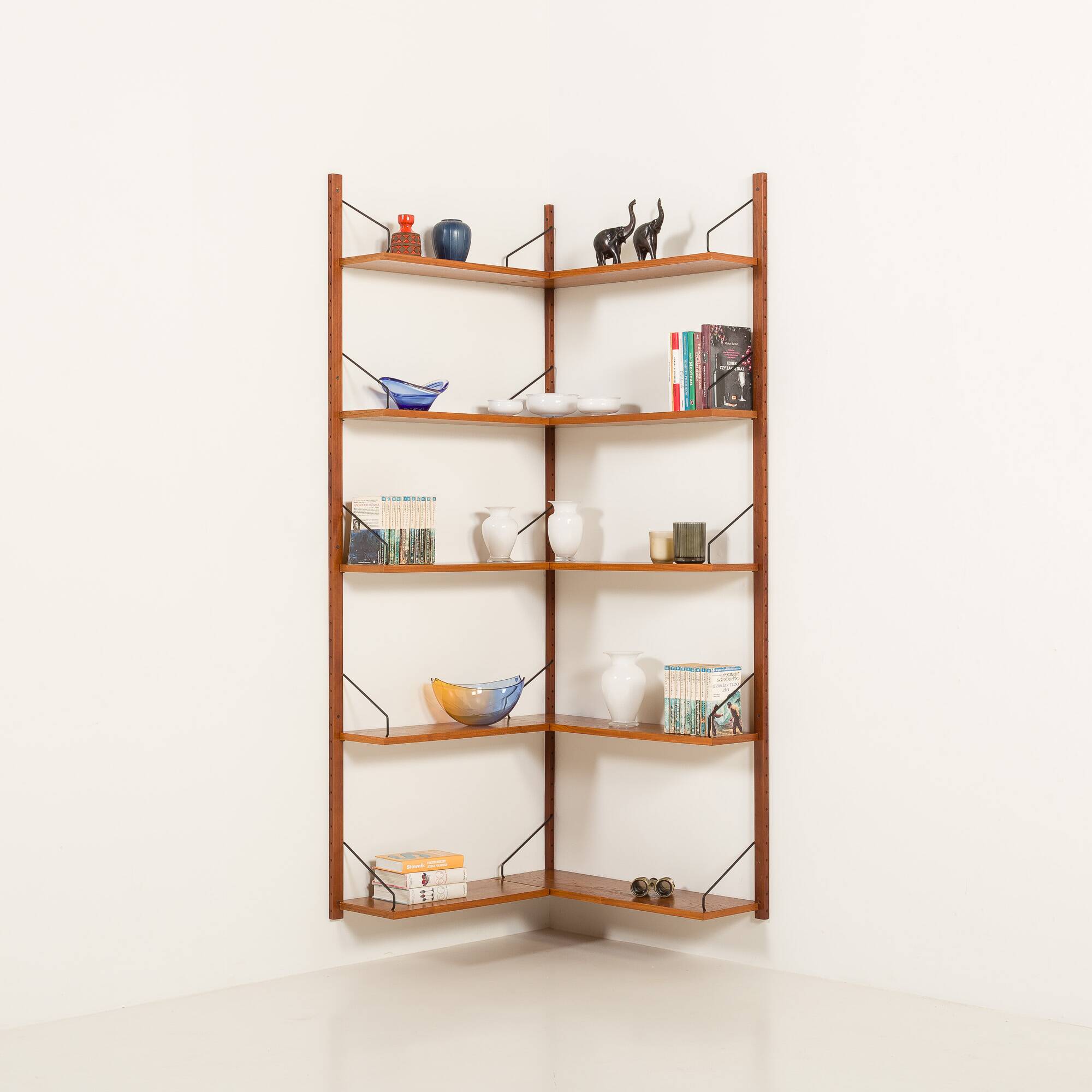 Étagère d'angle Poul Cadovius pour Cado, années 1960