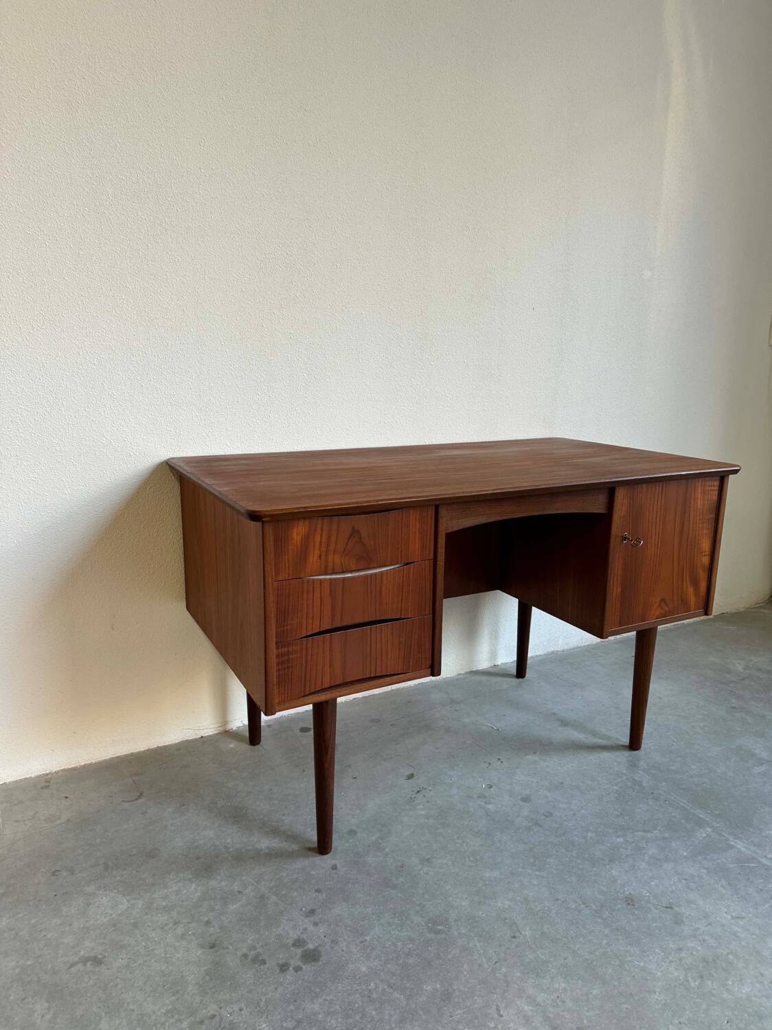 Vintage desk two-sided teak