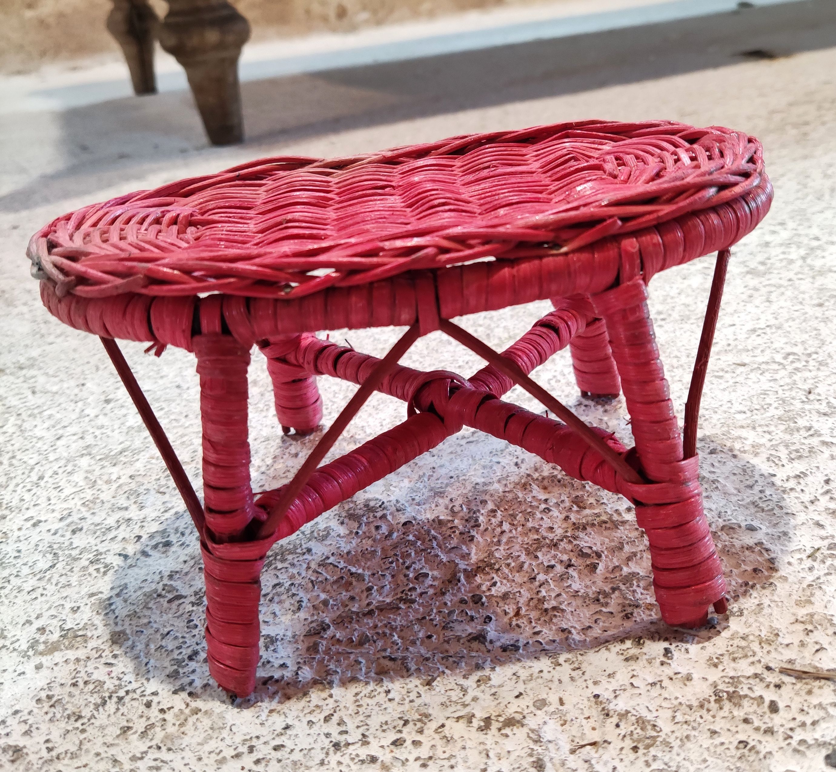 Rattan garden furniture for dolls - vintage