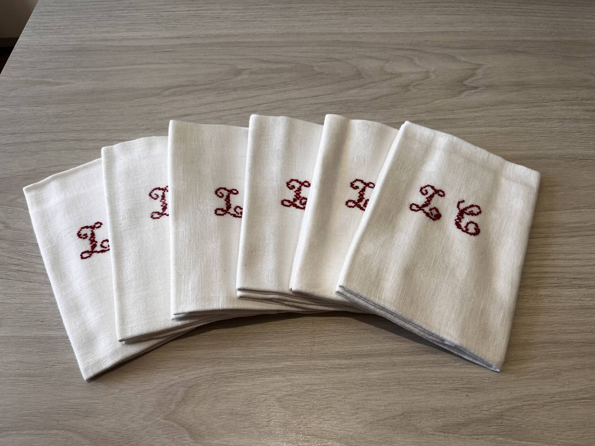Set of 6 old napkins