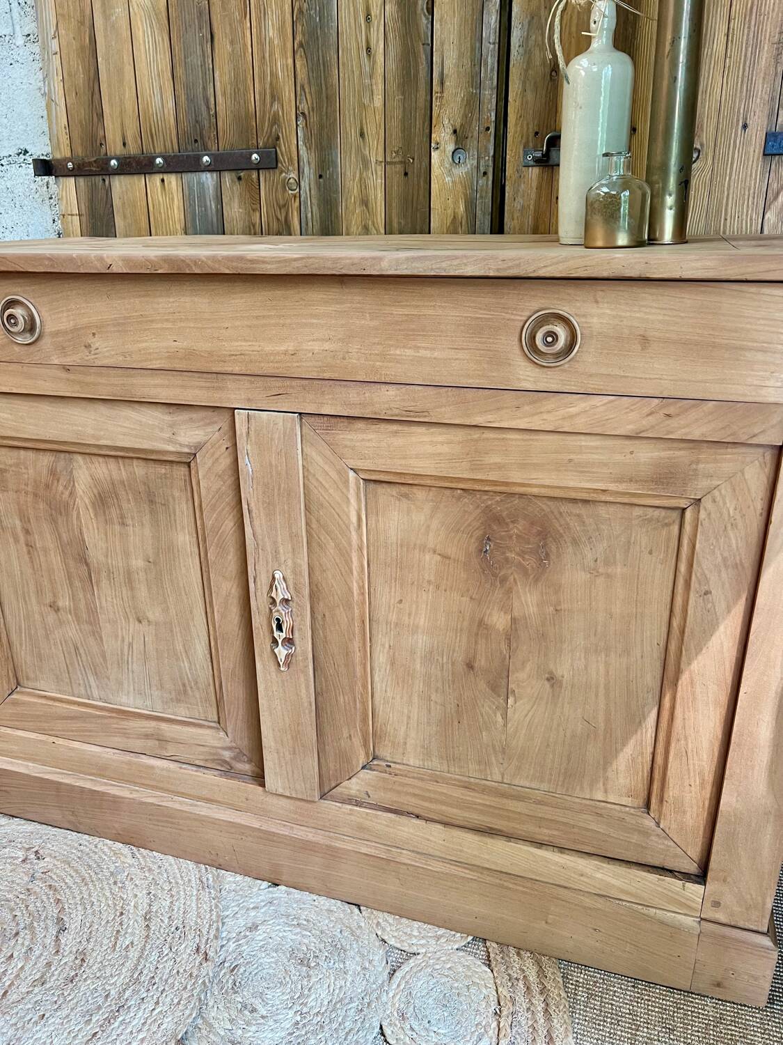 Solid wood sideboard