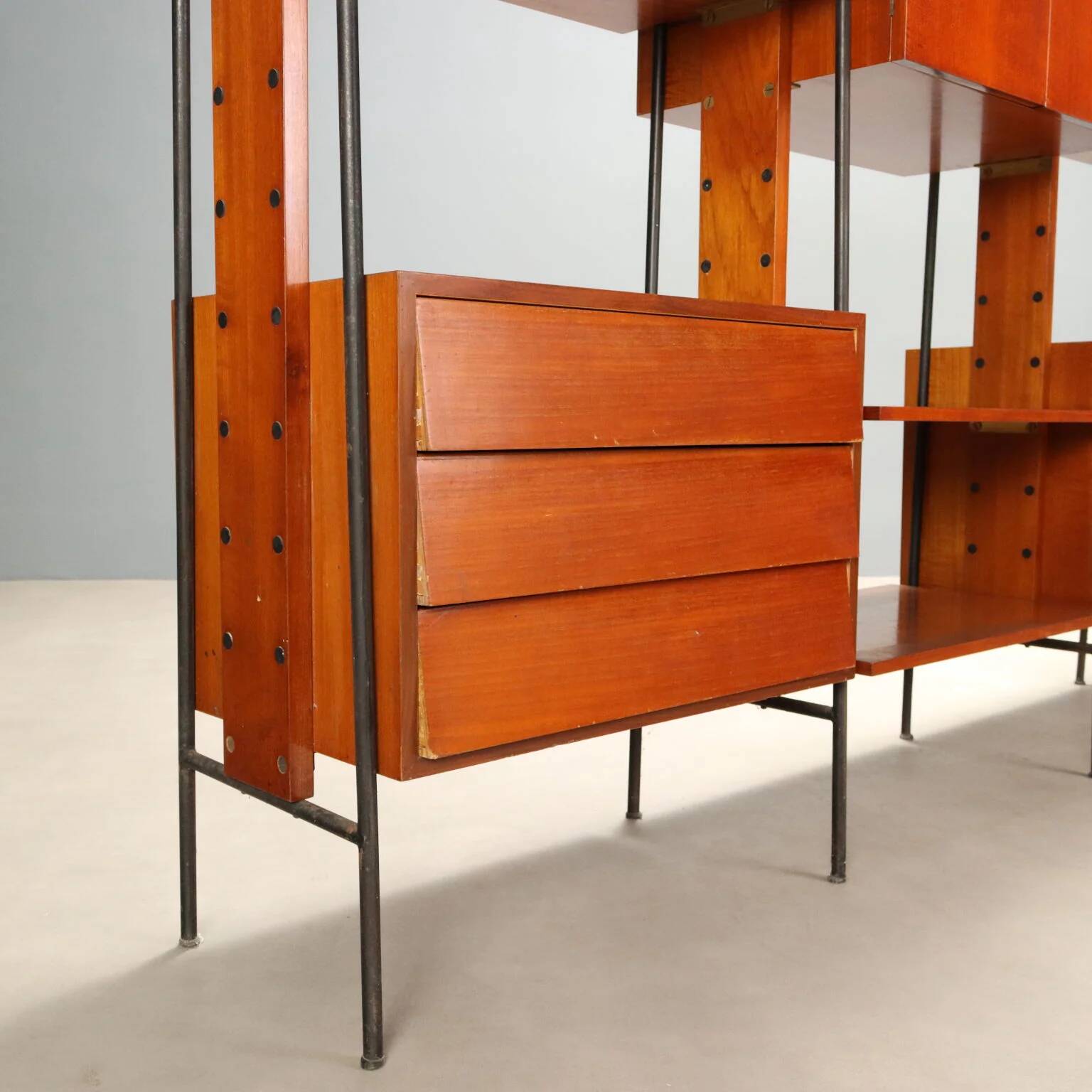 Bibliothèque vintage des années 1960