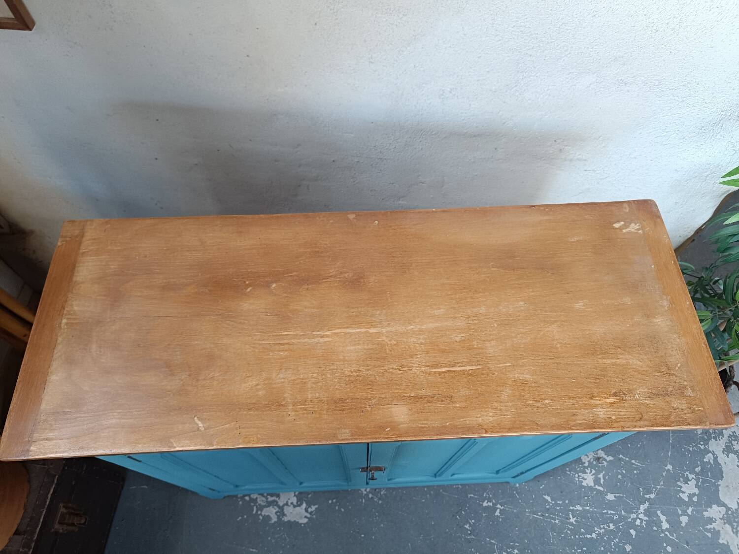 Buffet parisien bleu