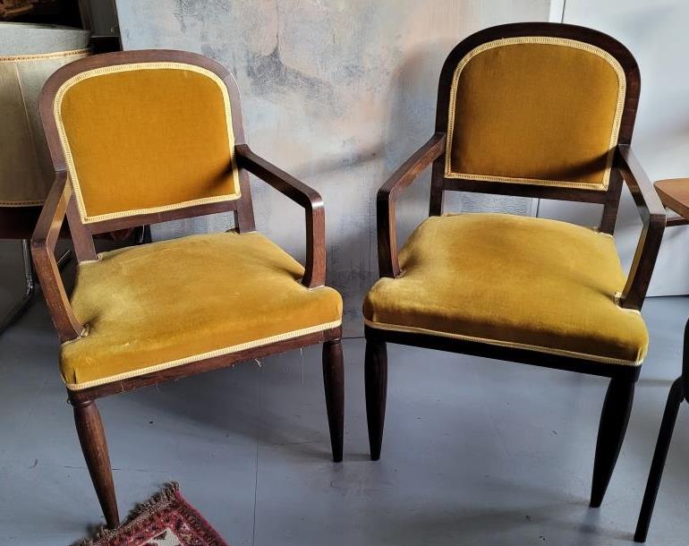 Wide and comfortable bridge chair