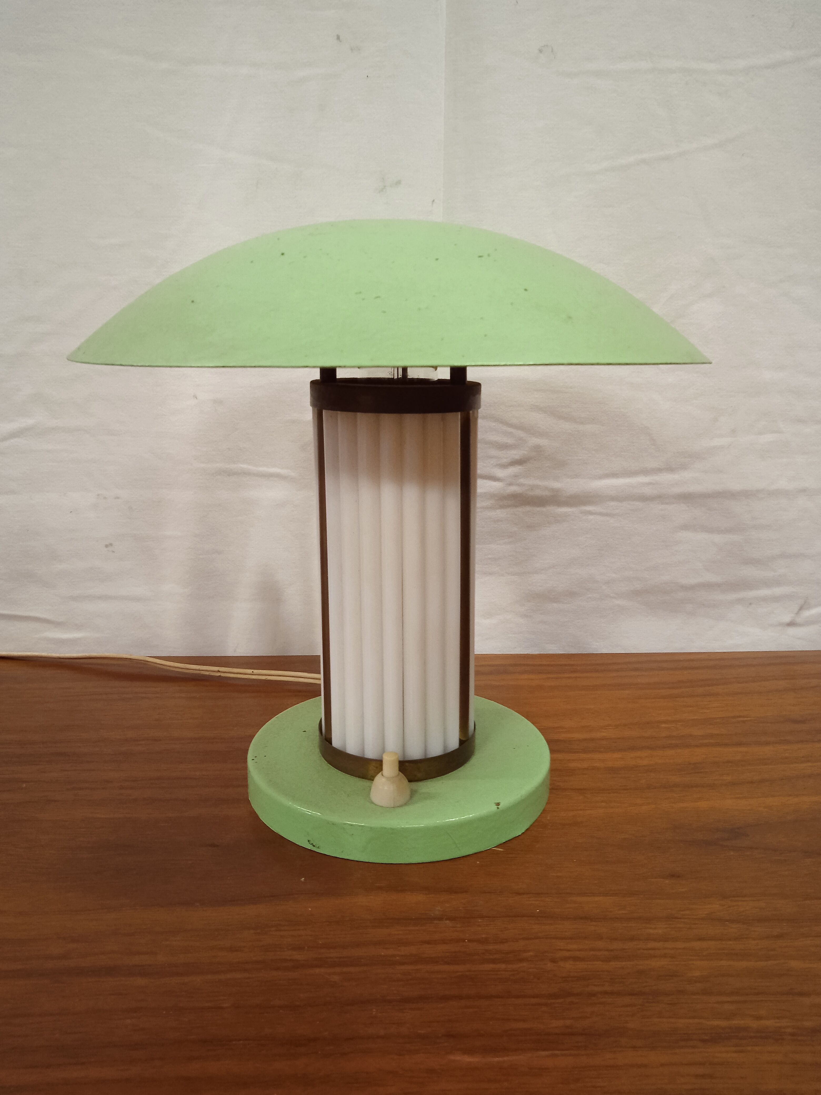 Small Art Deco mushroom lamp in lacquered metal