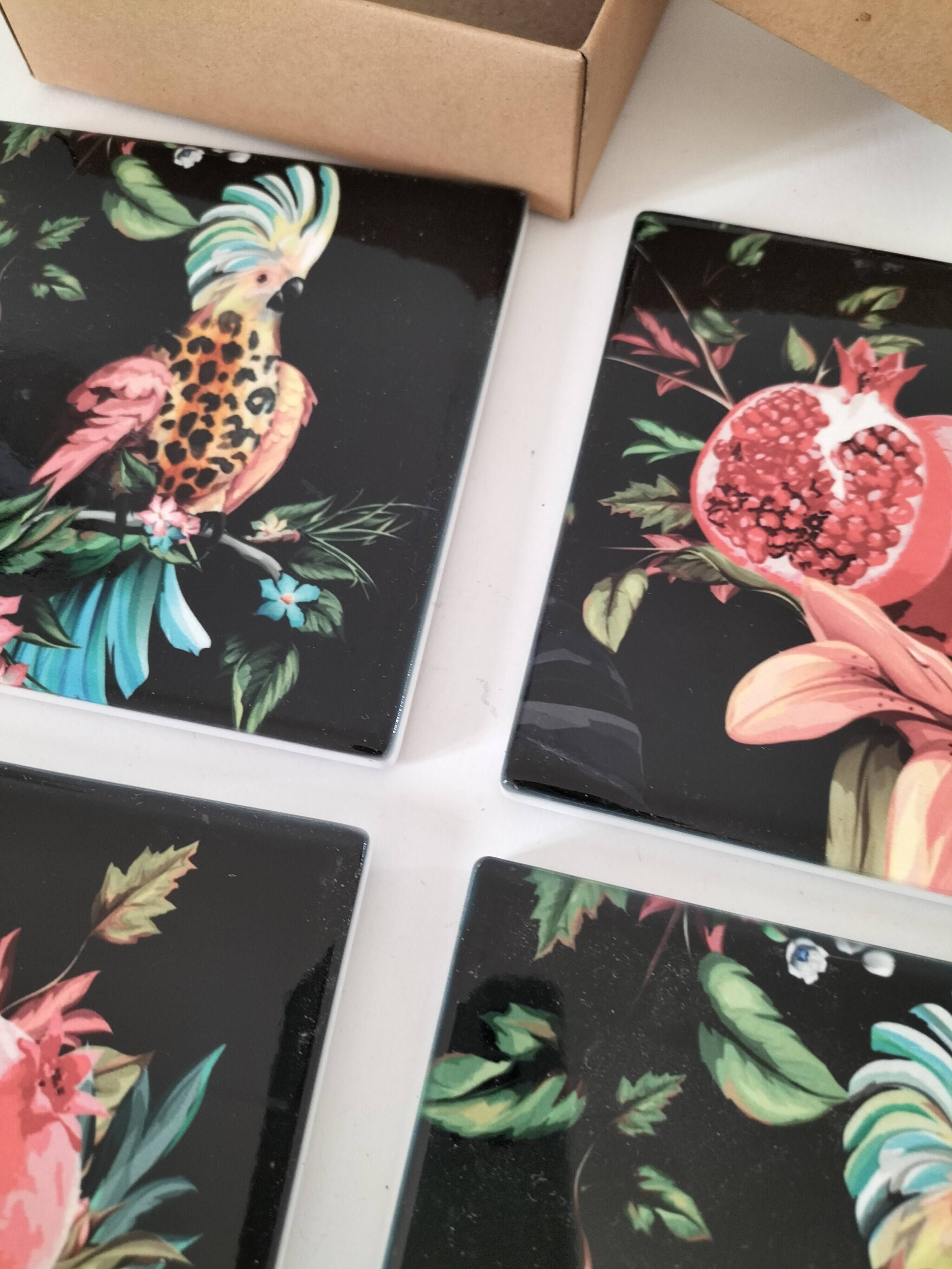 4 Orval coasters – Exotic decor with parrots and pomegranates