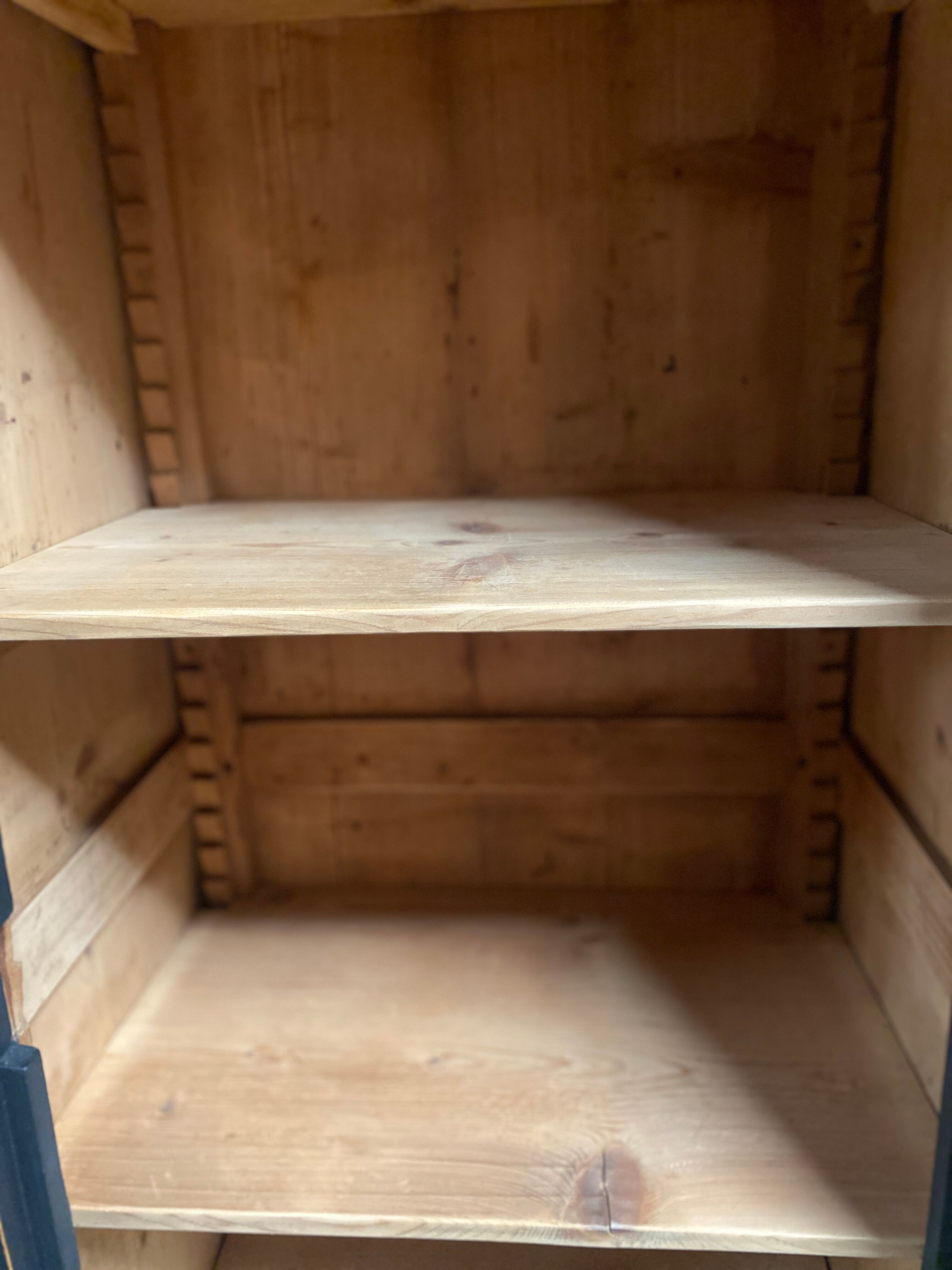 Bonnetière armoire parisienne noire