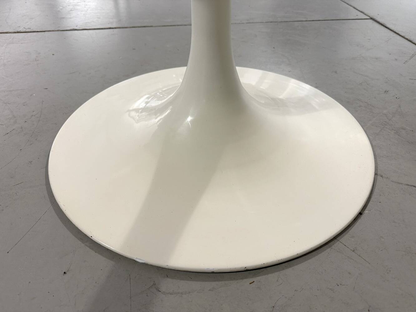 Round marble dining table with tulip foot 1960’s