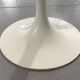 Table à manger ronde en marbre avec pied tulipe des années 1960.